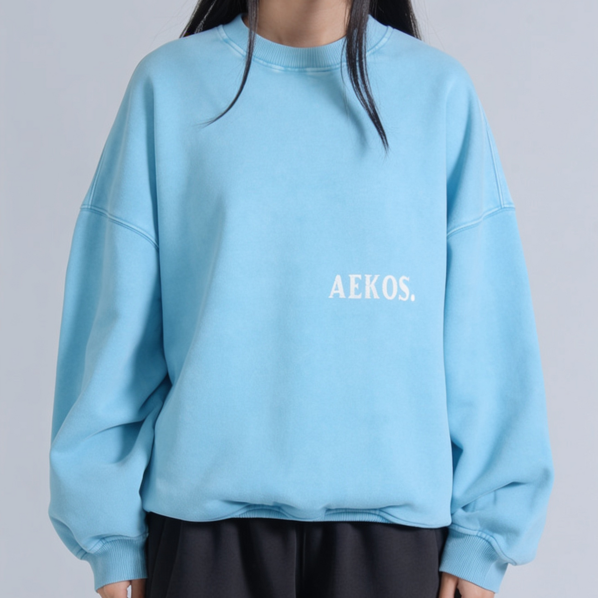 EMBROIDERED CREW